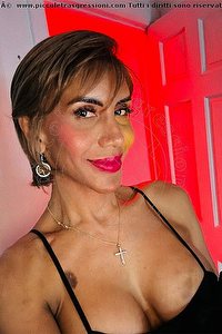 Foto selfie trans escort Mistika Roma 3925939275