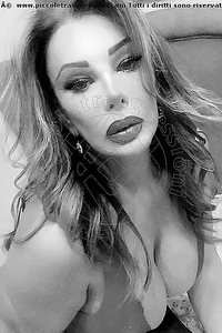 Foto selfie trans escort Giusy L' Italiana Napoli 3331557512