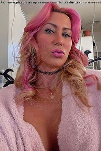 Foto selfie trans escort Agatha Calenzano 3293871843