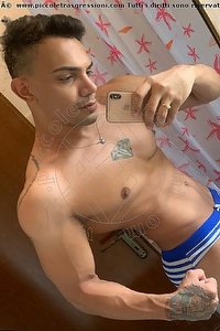 Foto selfie boys J. Andres Pornostar Torino 3296211812