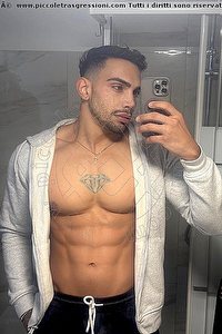 Foto selfie boys J. Andres Pornostar Torino 3296211812