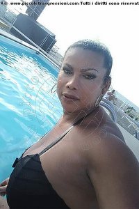 Foto selfie trans escort Claudia Silva Napoli 3298794214