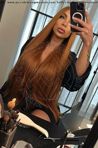 Foto selfie trans Alícia Lins Milano 3247827663