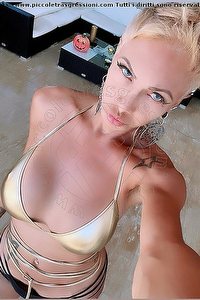 Foto selfie trans escort Deborah Myers Civitanova Marche 3312308555
