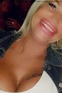 Foto selfie escort Laura Friburgo In Brisgovia 004915225645943