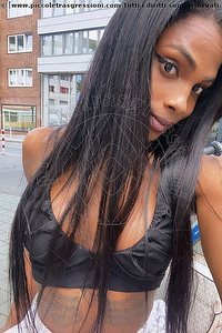 Foto selfie trans escort Adhara Düsseldorf 004915212409124