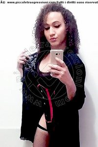 Foto selfie trav Evelyn  Zaffiro Prato 3201758613