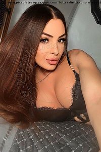 Foto selfie trans escort Ludovica Romana Ancona 3512487782