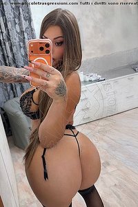 Foto selfie trans escort Monica Smeraldi Salerno 3760747910