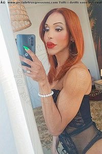 Foto selfie trans Wanessa Armani Civitanova Marche 3518069231