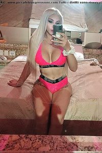 Foto selfie trans Ivanna Dubois Trieste 3802094626