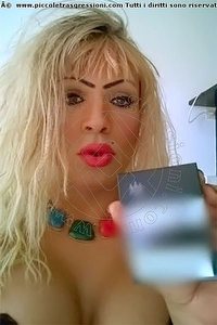 Foto selfie trans escort Bonita Friburgo In Brisgovia 004915143644486
