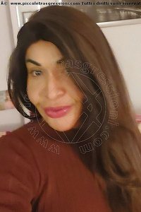 Foto selfie trans Tainá Oliveira Prato 3285382487