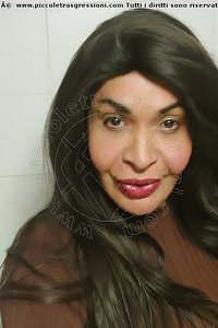 Foto selfie trans Tainá Oliveira Prato 3285382487