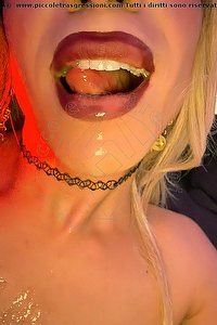 Foto selfie trav escort Bionda Golosa Milano 3703460280
