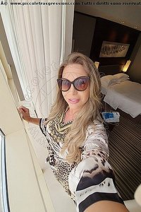 Foto selfie trans escort Myrelly Mello Londra 00447459075384