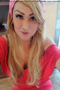 Foto selfie trans Belen Matera 3271696755