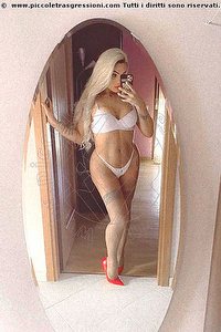 Foto selfie trans Gabryella Dantas Bergamo 3807715397