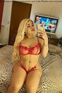 Foto selfie trans Gabryella Dantas Bergamo 3807715397