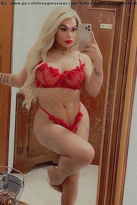 Foto selfie trans Gabryella Dantas Bergamo 3807715397