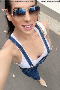 Foto selfie trans escort Laura Sabatini Firenze 3520558816