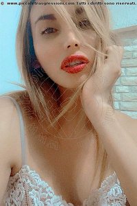 Foto selfie trans Tonia Milano 3335742018