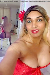 Foto selfie trans Michelly Stradella 3283423921