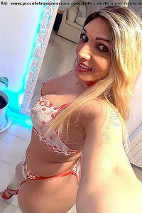 Foto selfie trans Michelly Stradella 3283423921