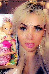 Foto selfie trans Barbie Queen Parigi 0033615986223