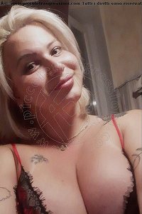 Foto selfie trans Maite Collins Desenzano Del Garda 3298337093