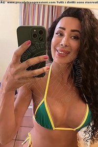 Foto selfie trans Julia Rodrigues Firenze 3463103122