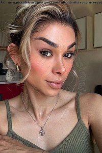 Foto selfie trans Eduarda Vogue Alessandria 3478447704