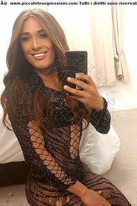 Foto selfie trav Laura Delfin Rapallo 3883932230