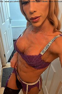 Foto selfie trans escort Paloma Veiga Pornostar Brasileira Genova 3446792137