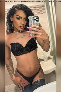 Foto selfie trans Kauane Lima Gallarate 3514438227