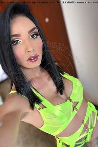 Foto selfie trans Brunna Campanaro Como 3510706381