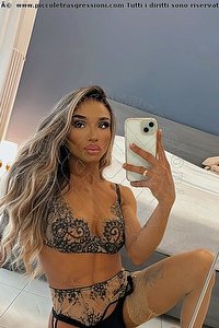 Foto selfie trans escort Brunna Campanaro Bologna 3510706381