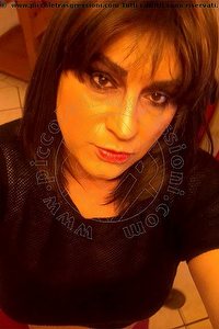Foto selfie trav Ember Avellino 3898573798