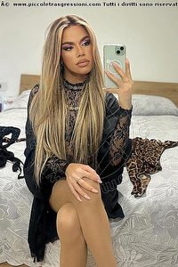 Foto selfie trans Rafaella Menicucci Xxl Napoli 3311310618