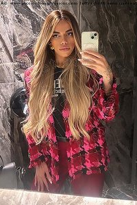 Foto selfie trans Rafaella Menicucci Xxl Napoli 3311310618