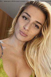 Foto selfie trans escort Angela Rieti 3883765657