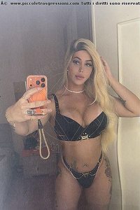 Foto selfie trans Yara Rios Verona 3290330274