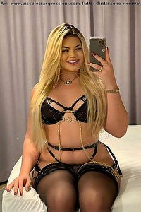 Foto selfie trans Isabella Cavalcante Pisa 3277277592