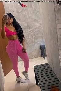 Foto selfie trans Rafaela Bastos Milano 3295579942