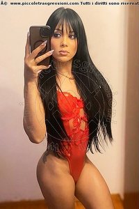 Foto selfie trans Rafaela Bastos Milano 3295579942