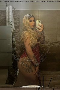 Foto selfie trav escort Sarah Brescia 3205680131