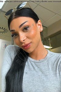 Foto selfie trans Farah Monaco Di Baviera 004915210813179