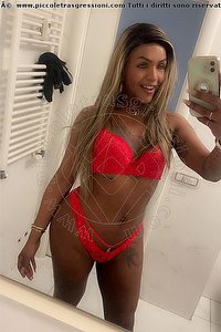 Foto selfie trav Lorena Diniz Firenze 3937965485