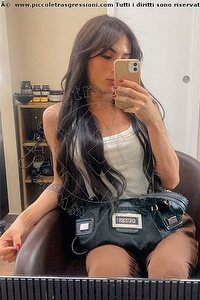 Foto selfie trans Arielli Collins Roma 3533891489