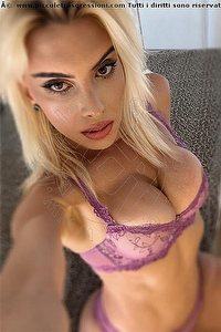 Foto selfie girls Hellen Fitness Udine 3889839969